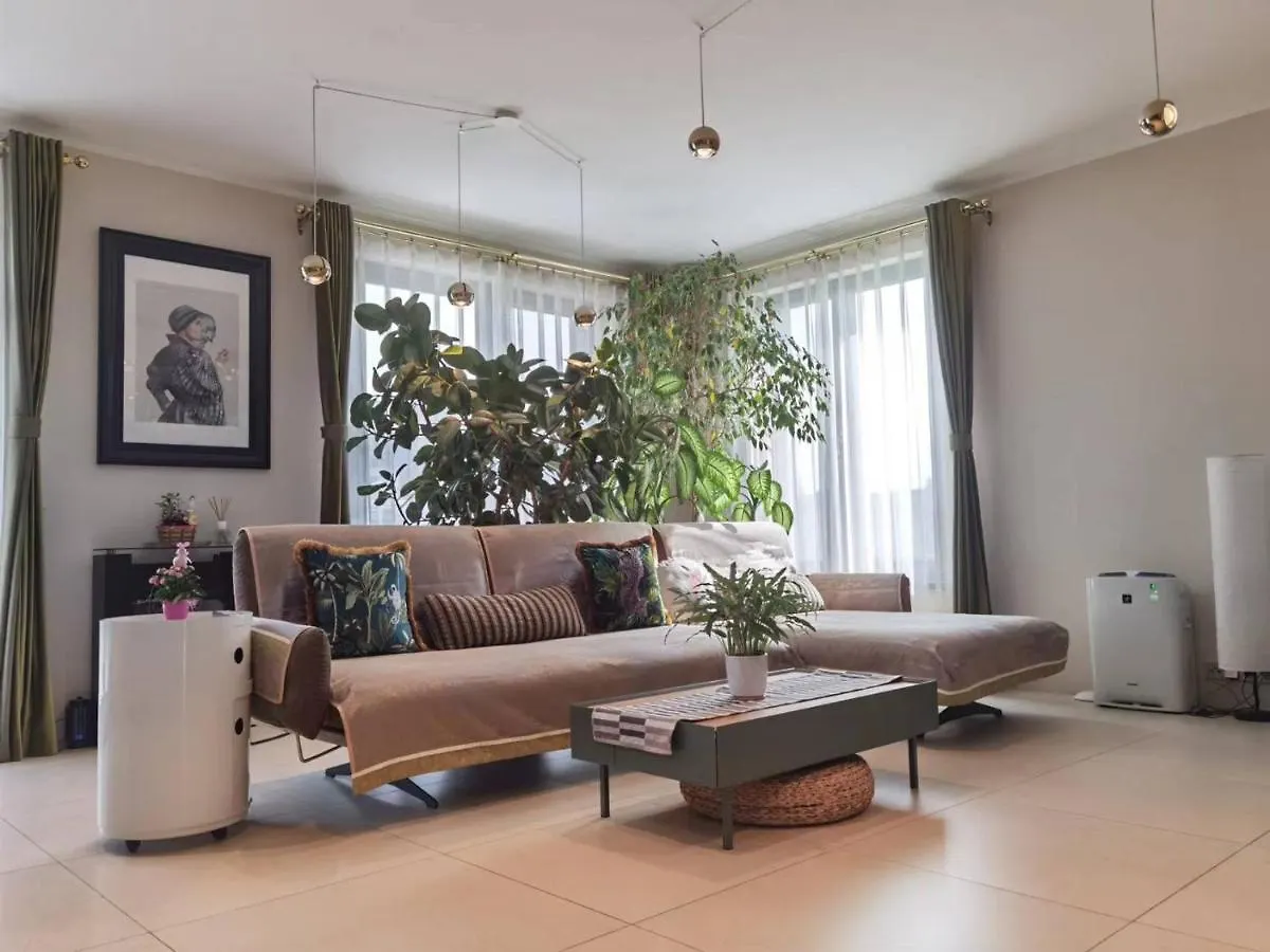 yipin house Villa Praag