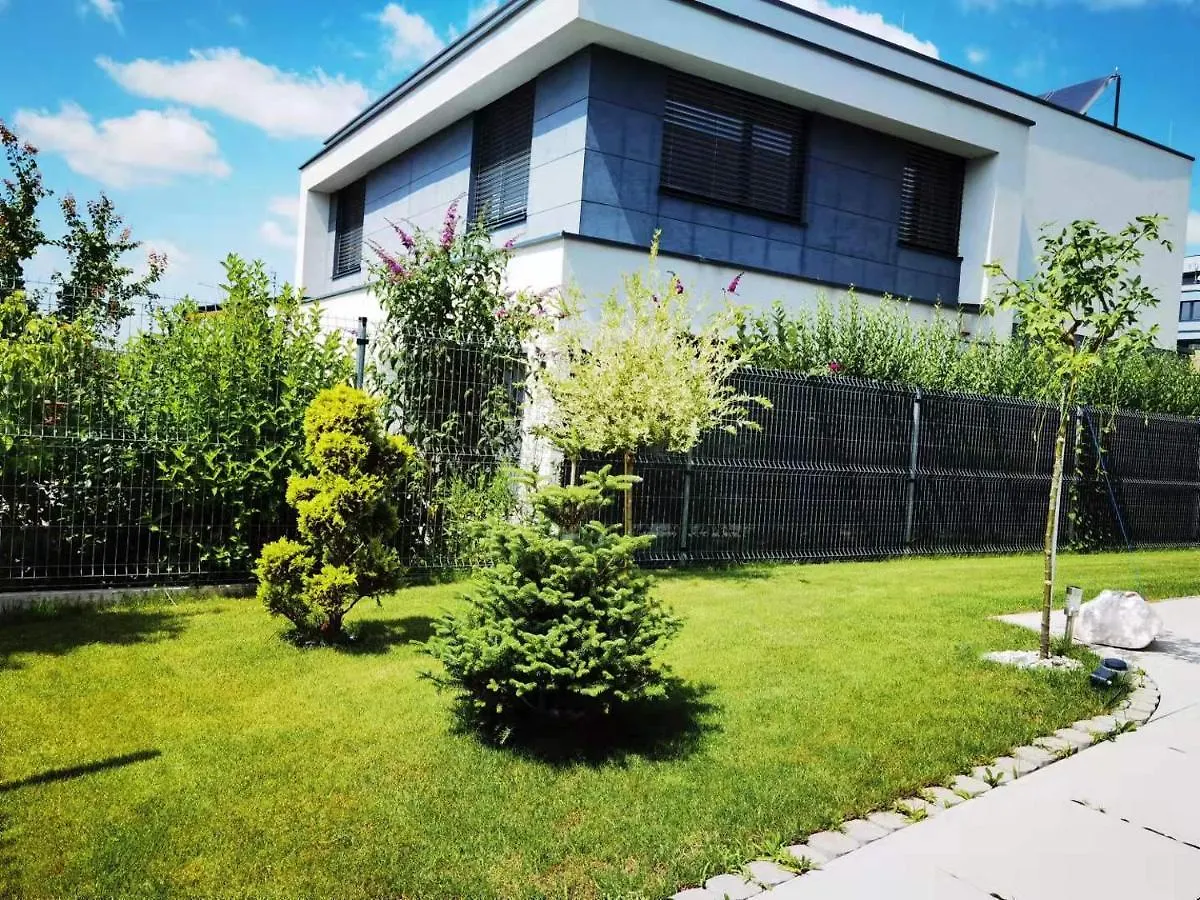Yipin Villa Prag Çek Cumhuriyeti
